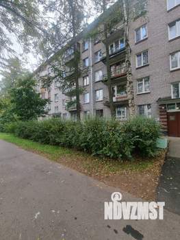 2-к квартира, вторичка, 42м2, 1/5 этаж